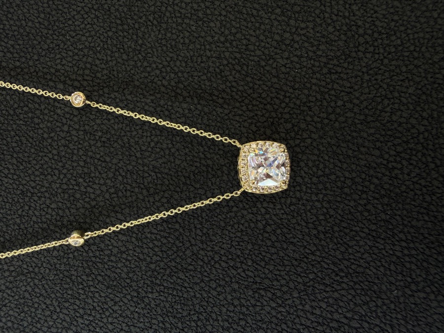 Goldkette 333 Gelbgold mit Cushion-Zirkonia-Anhänger